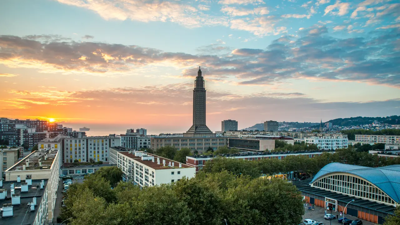 Découvrez la ville Le Havre (Normandie) en direct. Le Havre, port de plaisance, mercure, Saint-François.